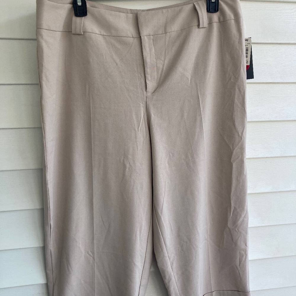 New Women Tan Capris Sz 18W